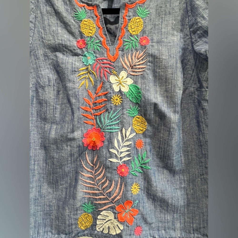 Talbots petite embroidered floral pineapple top - Picture 4 of 9